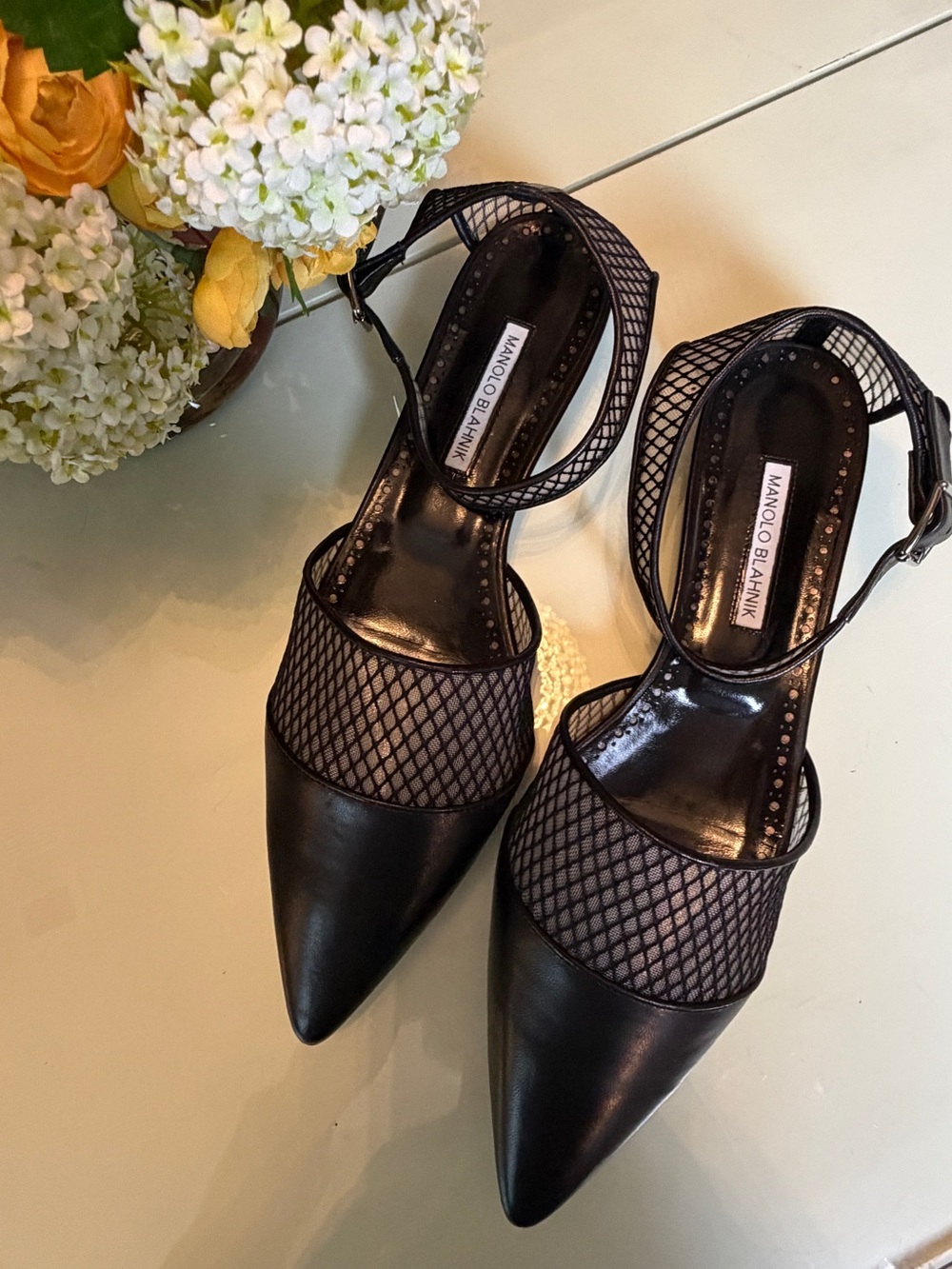 NWT Manolo Blahnik Mesh Flat